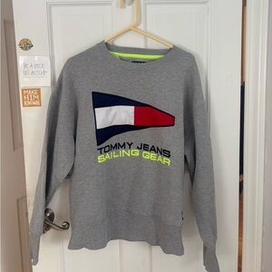 Tommy Hilfiger Gray Crewneck Sweatshirt - Made in Turkey. Fits like Med